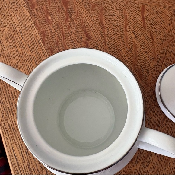 Noritake Ranier Pattern Sugar Bowl White and Platinum - Picture 3 of 5